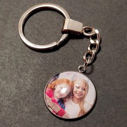 acel-es-uveg-kulcstarto-egyedi-logoval-vagy-keppel